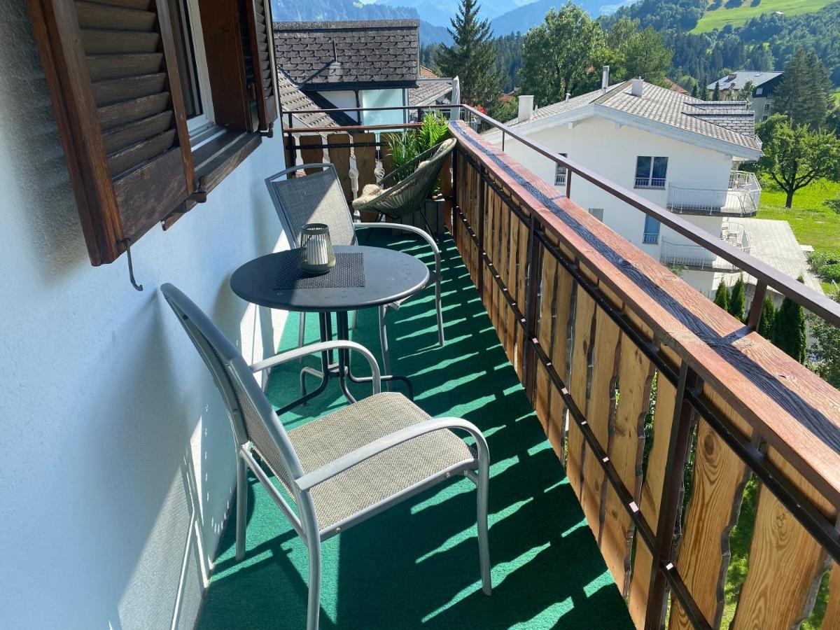 Dachwohnung In Der Mitte Von Laax-Dorf Bagian luar foto