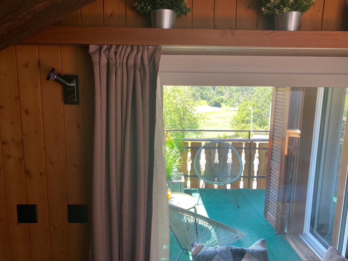 Dachwohnung In Der Mitte Von Laax-Dorf Bagian luar foto