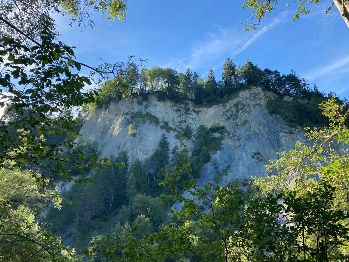 Dachwohnung In Der Mitte Von Laax-Dorf Bagian luar foto