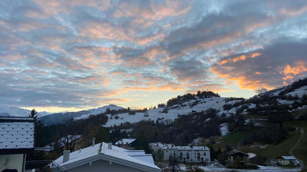 Dachwohnung In Der Mitte Von Laax-Dorf Bagian luar foto